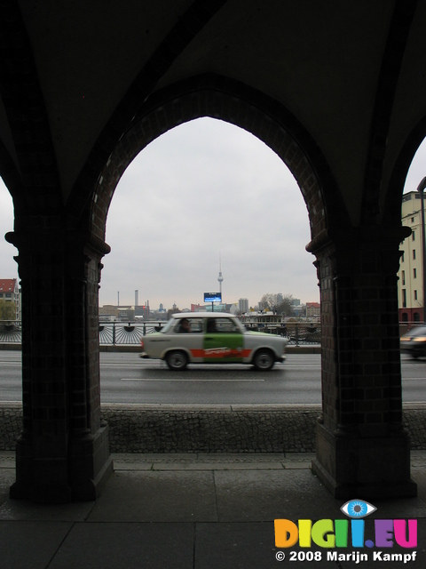 25237 Trabant from underpass